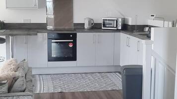 Apartment | Private kitchen | Fridge, microwave, oven, stovetop