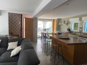 Interior - Villa très spacieuse avec Piscine privée dans les Cévennes (Bessèges)