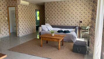 3 slaapkamers, een kluis op de kamer, een bureau