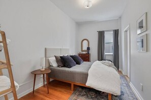 3 bedrooms, desk, travel cot, free WiFi