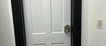 New modern 4bed apt in trendy Queens near AirTrain