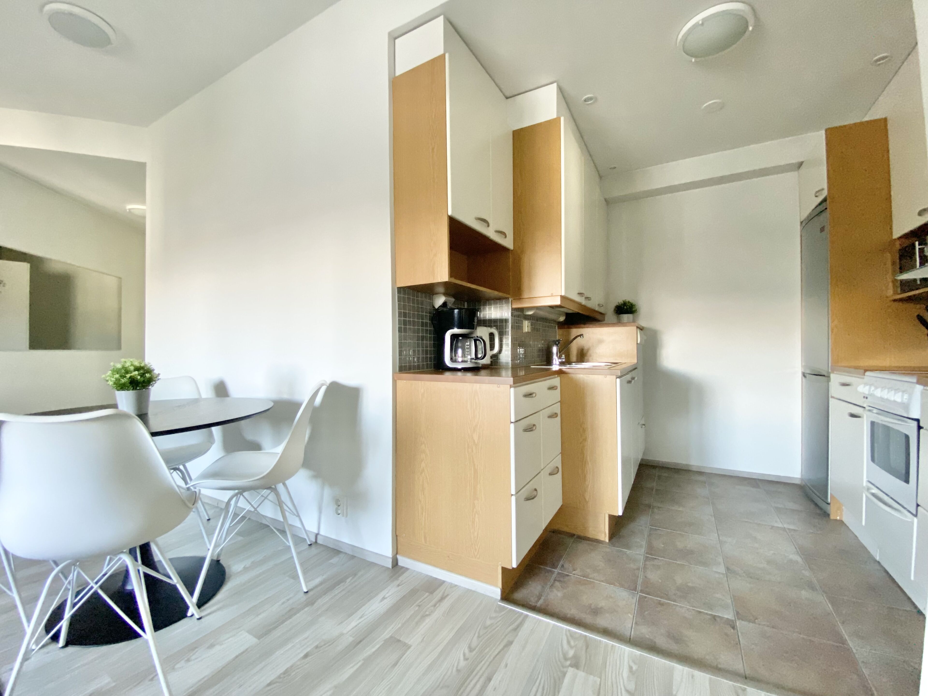 1 bedroom, individually decorated, individually furnished, desk