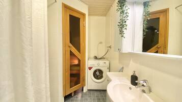 Superior Apartment | Bathroom amenities | Shower, free toiletries, hair dryer, bidet