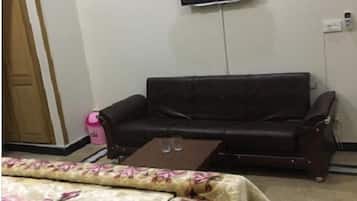 Iron/ironing board, free WiFi