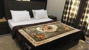 Deluxe Double Room | Seterika/papan seterika, Wi-fi percuma