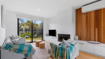 TV, fireplace, offices