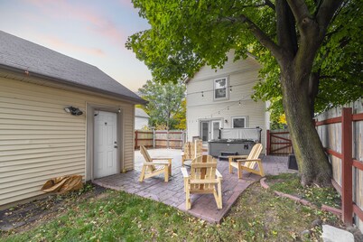 Cozy Ohio City home w/Hot Tub & amazing amenities!