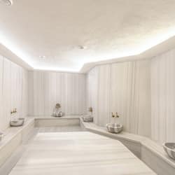 Couples treatment room(s), sauna, hot tub, steam room