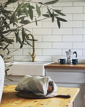 Interior - Miss Boulevard- Stylish Art Deco Dame (Shepparton)