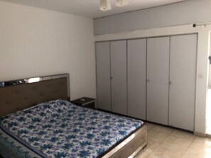 2 bedrooms, iron/ironing board, WiFi, bed sheets - Superb apartment in secure residence facing the lagoon (Abidjan)