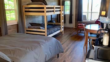 1 bedroom, desk, iron/ironing board, free WiFi