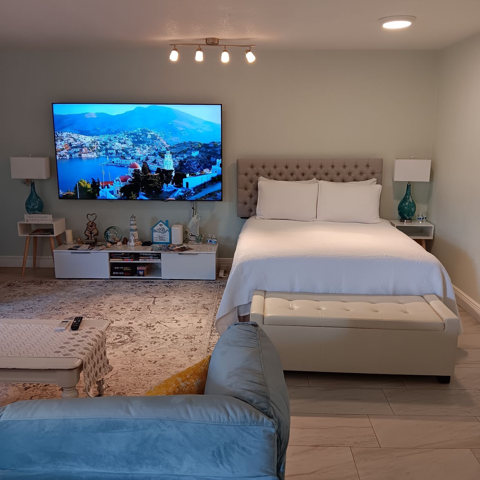 1 室のベッドルーム、セーフティボックス (室内)、アイロン / アイロン台、WiFi (無料)