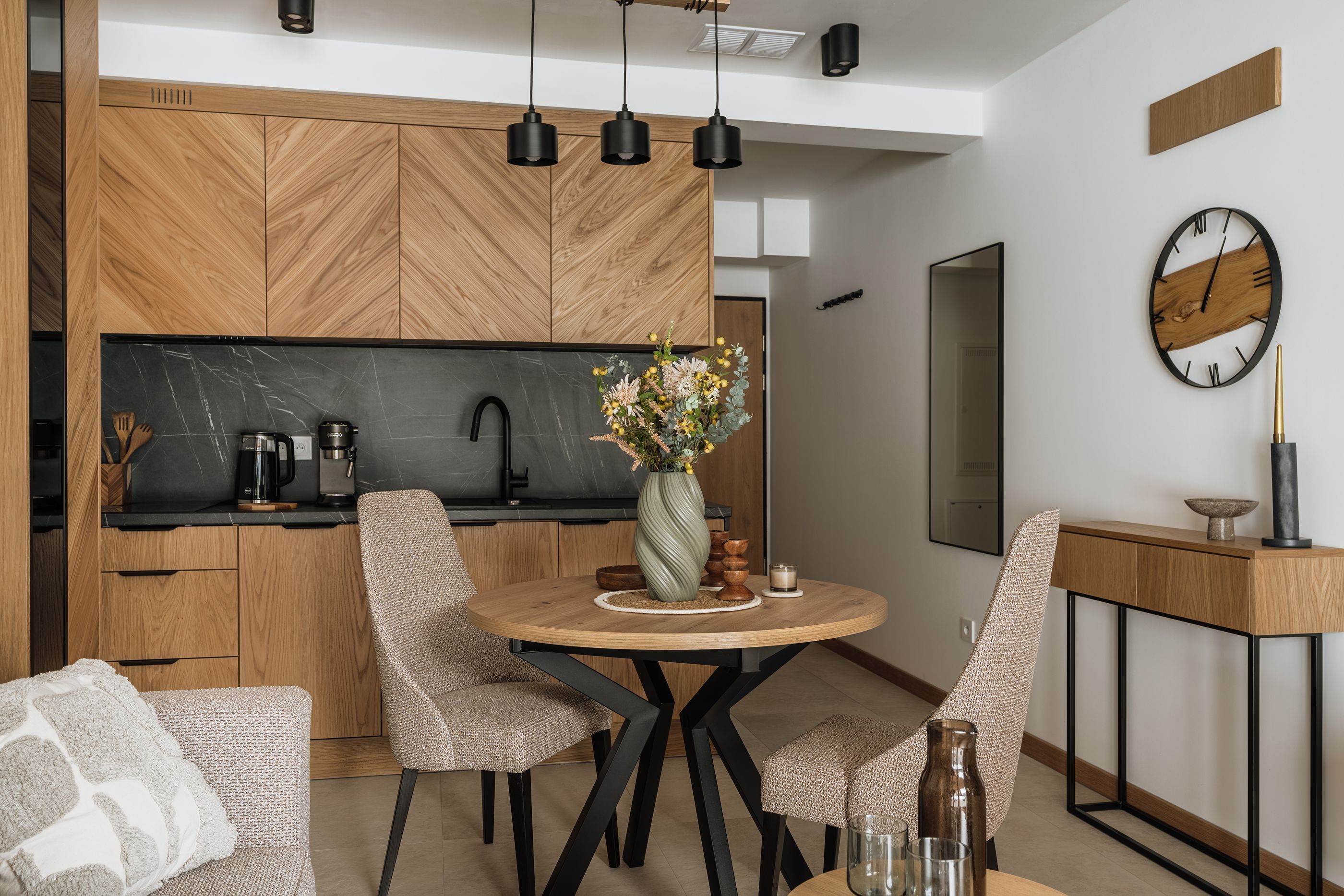 Classic Apartment | In-room dining