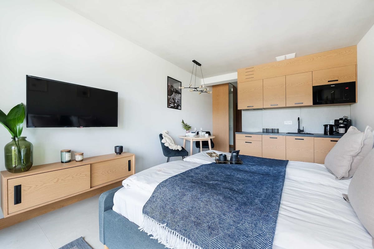 Deluxe Studio | 1 bedroom, premium bedding, soundproofing, iron/ironing board