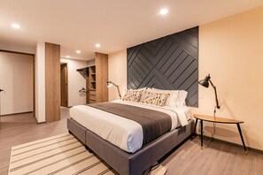 2 habitaciones, escritorio, tabla de planchar con plancha y wifi 