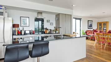 Apartment (2 Bedrooms) | Private kitchen