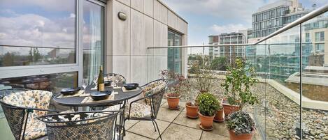 Apartment (2 Bedrooms) | Balcony