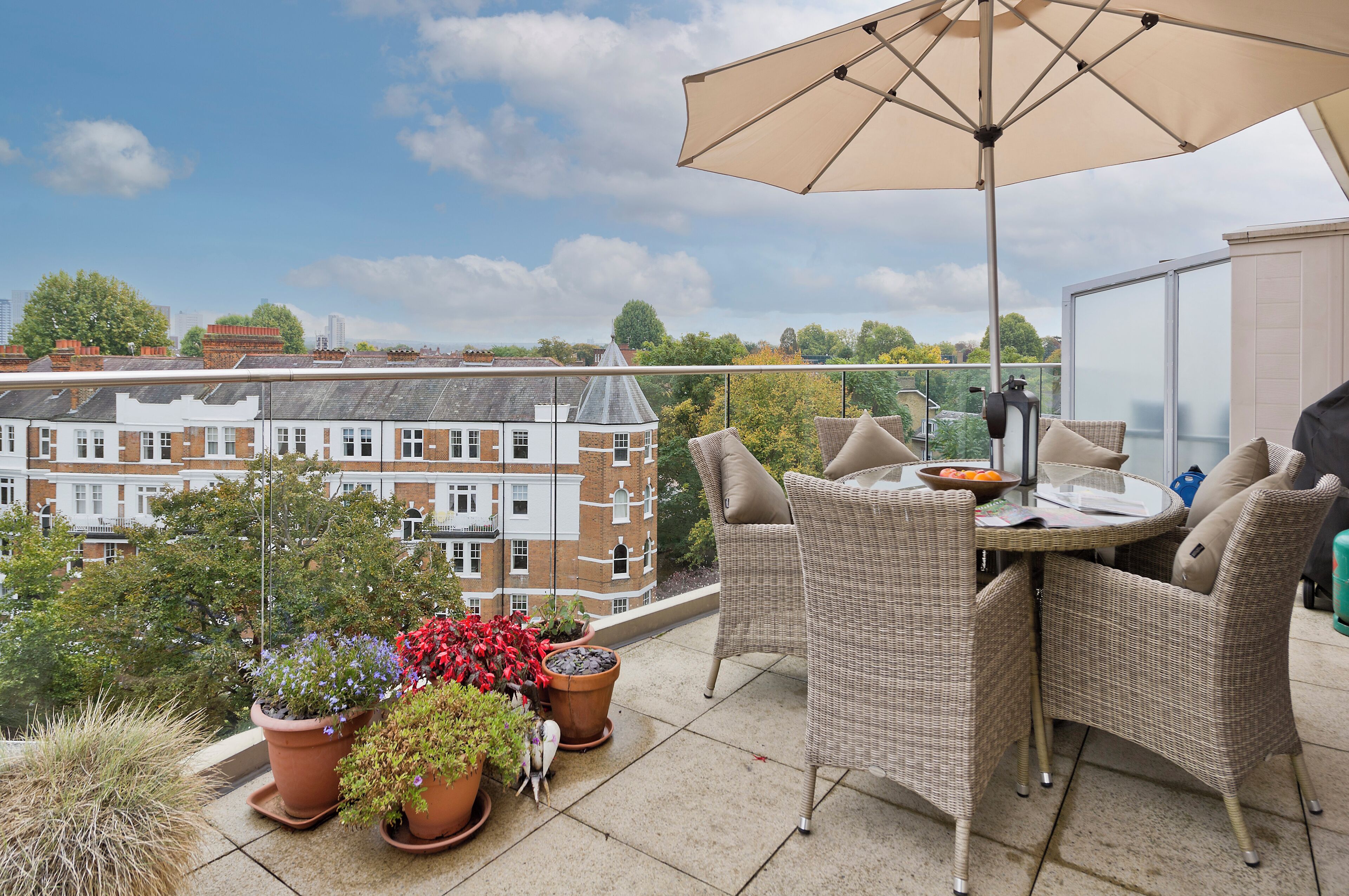 公寓 (2 Bedrooms) | 陽台