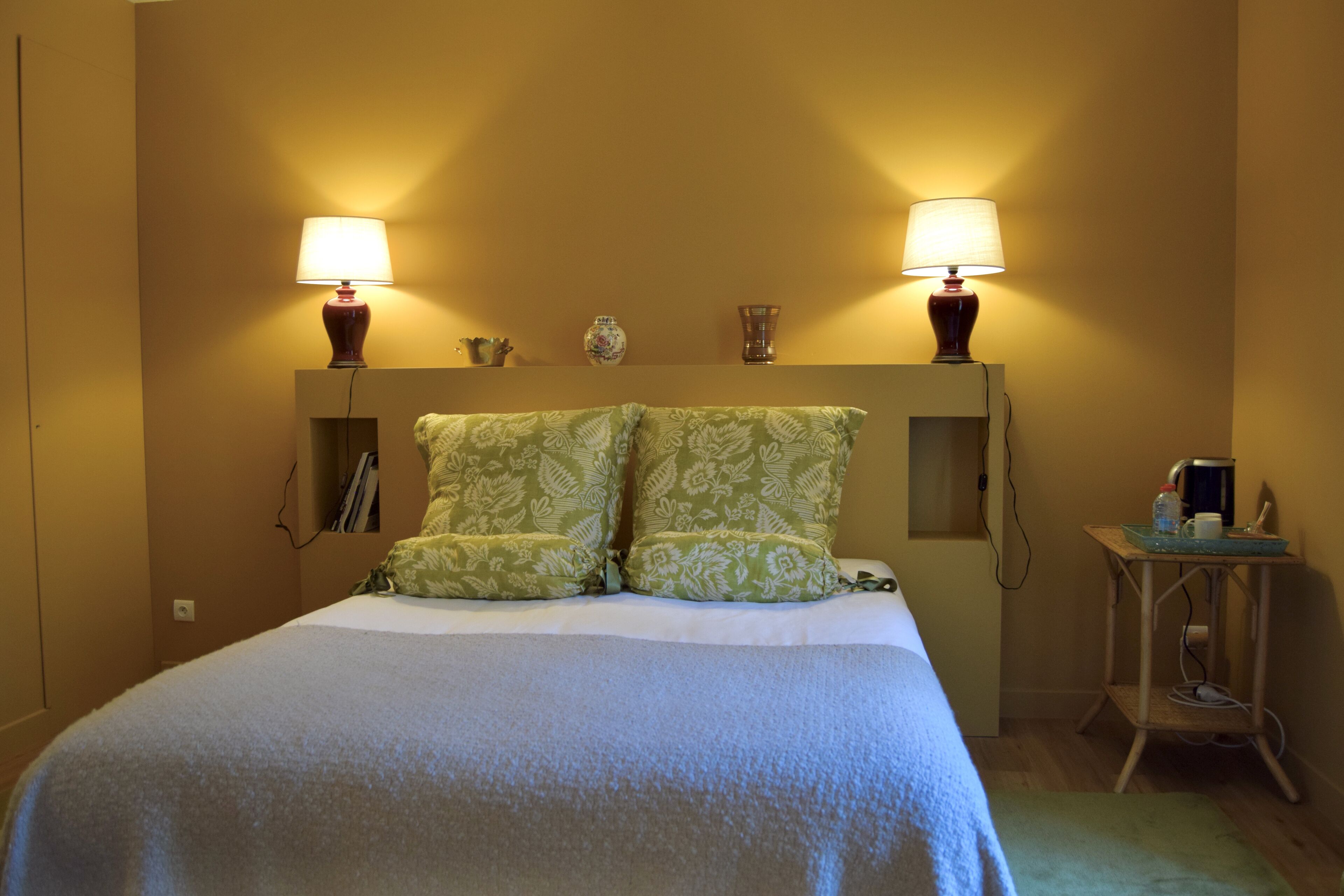 10 chambres, fer et planche à repasser, draps fournis