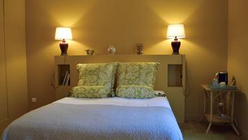 10 chambres, fer et planche Ă repasser, draps fournis