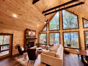 Smart TV, fireplace, video games, table tennis