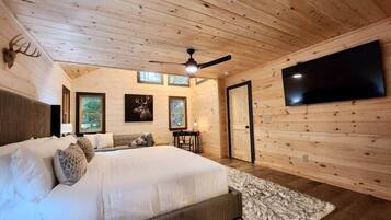 3 bedrooms, desk, iron/ironing board, free WiFi