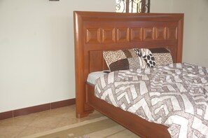 2 عدّة غرف نوم وواي فاي وملاءات أسرّة