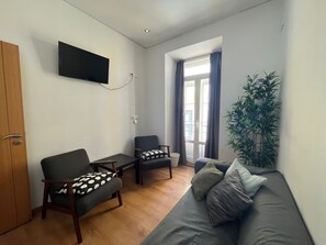 Living area - Bairro Alto - 3 bedroom apartment with 2,5 bathrooms (Lisboa)