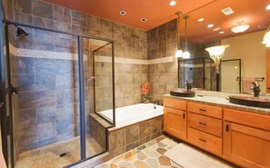 Shower, jetted bath, hair dryer, towels - Dragonfly Cottage at Santeetlah Lakeside featured on the cover of Cabin Magazine (Lake Santeetlah)