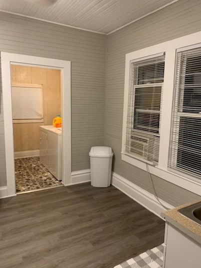 Cute Bungalow in NewRiver Gorge National Park(sleeps 6, pet friendly)