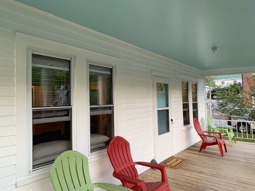 Cute Bungalow in NewRiver Gorge National Park(sleeps 6, pet friendly)