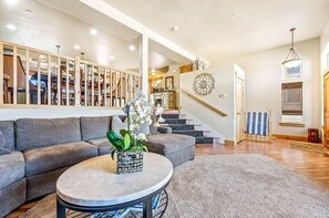 TV, fireplace, books, printers - Spacious home with over 2200 sq. ft. (Park City)