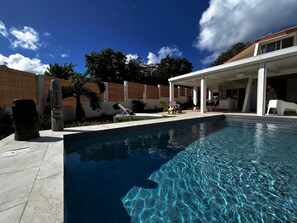 Outdoor pool - Villa Emilie au Diamant with swimming pool and private beach (Le Diamant)