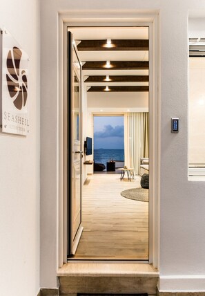 3 bedrooms - Seashell an Elegant Seafront Villa (Hersonissos)