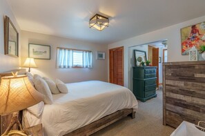 2 habitaciones, escritorio, tabla de planchar con plancha y wifi gratis