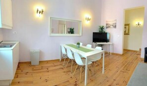 Dining - Rua da Palma (01) - 3 bedrooms, 2 bathrooms (Lisboa)
