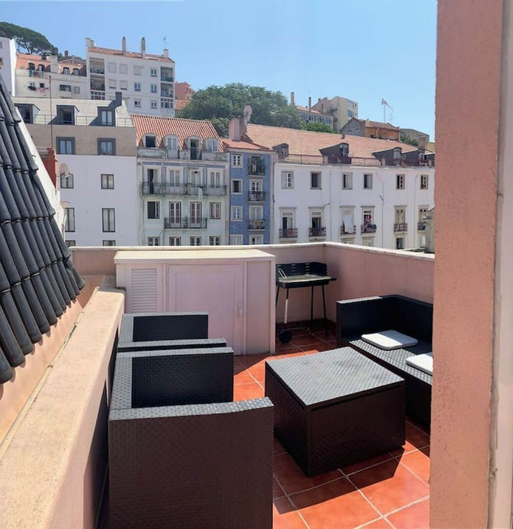 المنطقة المحيطة بالمنشأة