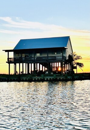 Exterior - Chasin Time Fishing Camp (Chauvin)