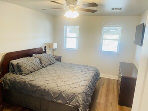 3 bedrooms, WiFi - Chasin Time Fishing Camp (Chauvin)