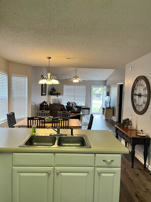 Interior - Budget-friendly, family-oriented home. Minutes from Main Attractions! (Sevierville)