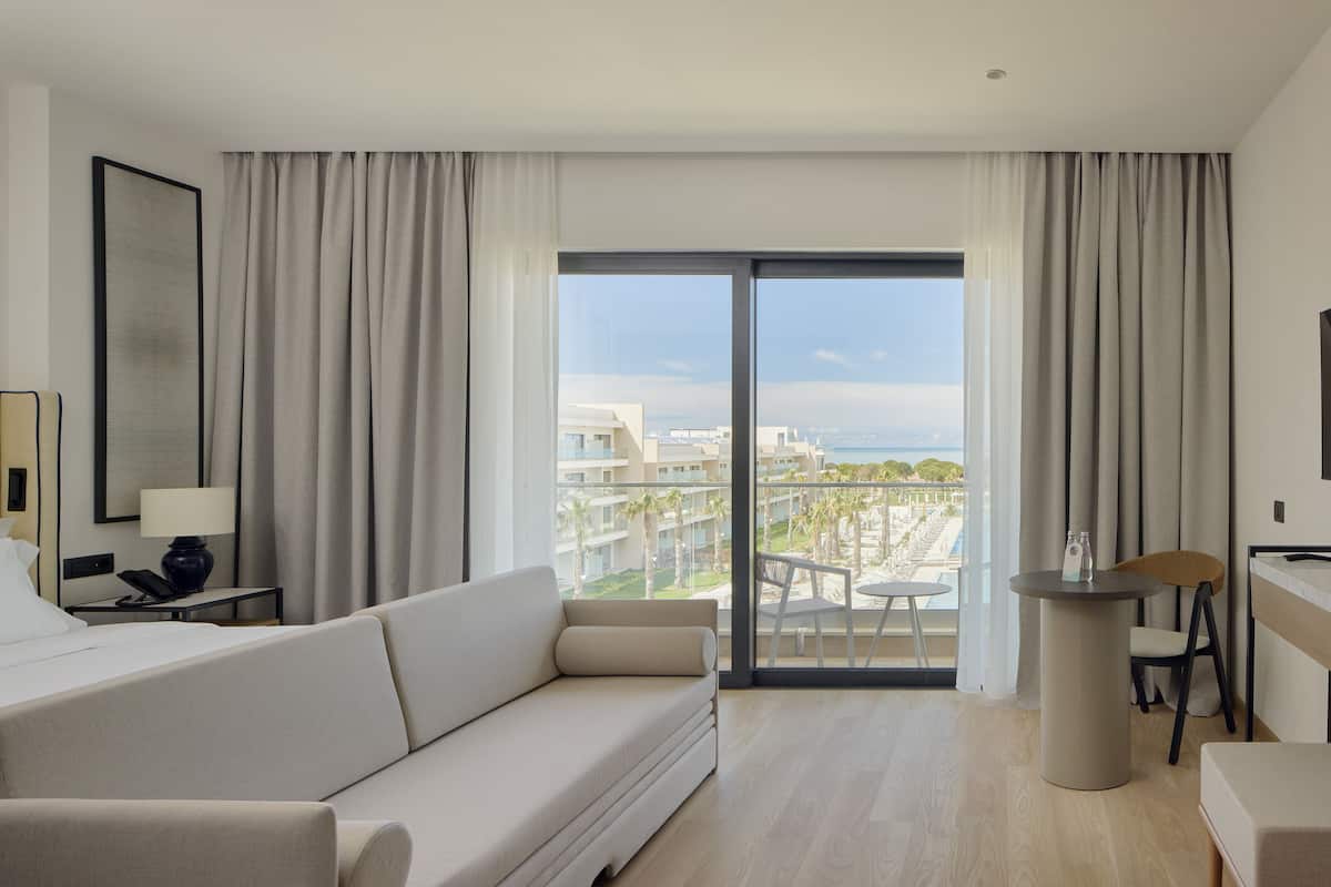 1 bedroom, minibar, in-room safe, desk