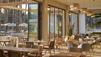 Hi ha 6 restaurants amb plats de cuina mediterrània