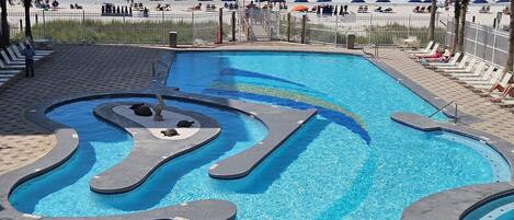 Una piscina cubierta, una piscina climatizada
