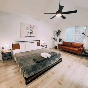 4 chambres, fer et planche à repasser, Wi-Fi, draps fournis