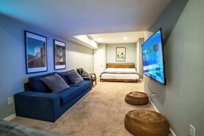 4 عدّة غرف نوم ومكواة/لوح كي وواي فاي وملاءات أسرّة