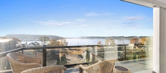 Oak Harbor View : Relaxing Setting. Base rate 2 ppl
