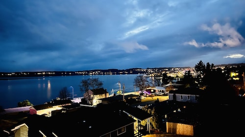 Oak Harbor View :  Relaxing Setting. Base rate 2 ppl