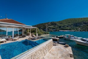 Outdoor pool - NEW! Peaceful 3BR Accommodation + Perfect Sunset (Mokošica)