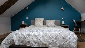 1 dormitorio, tabla de planchar con plancha, wifi y ropa de cama