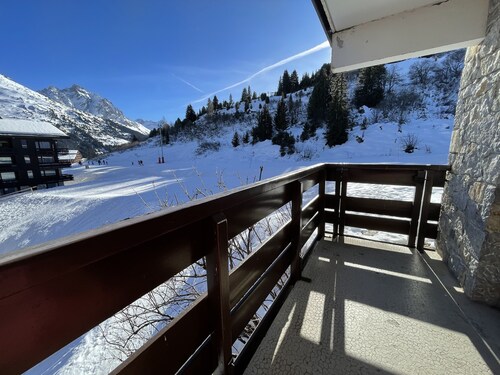 5-person apartment - skis on + covered parking - Méribel-Mottaret